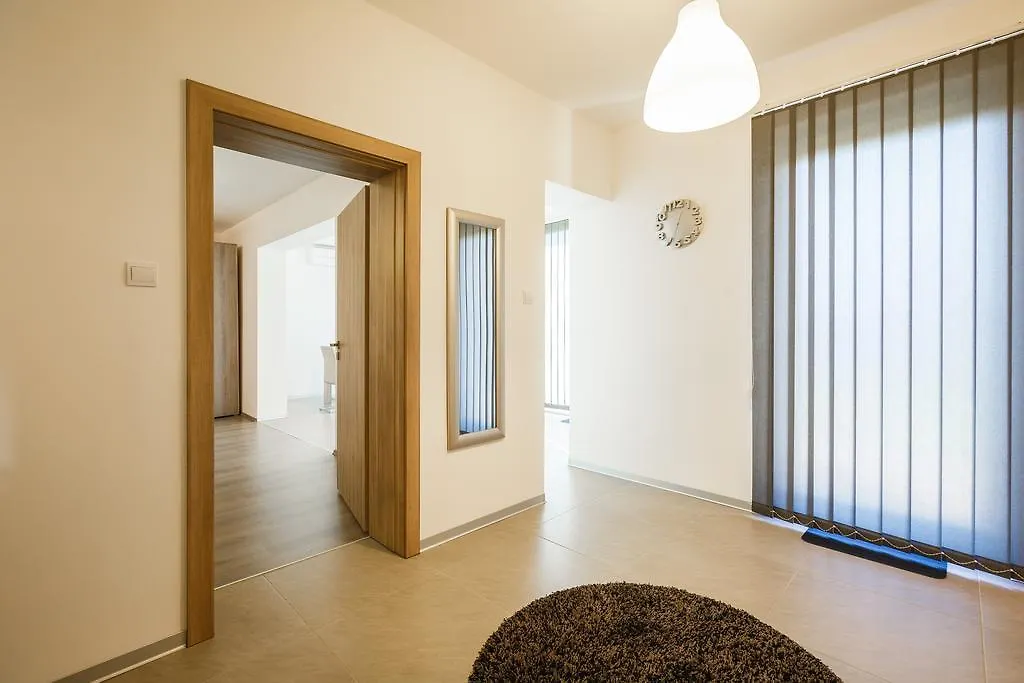 Ivni Apartmani Novigrad Istria Apartman