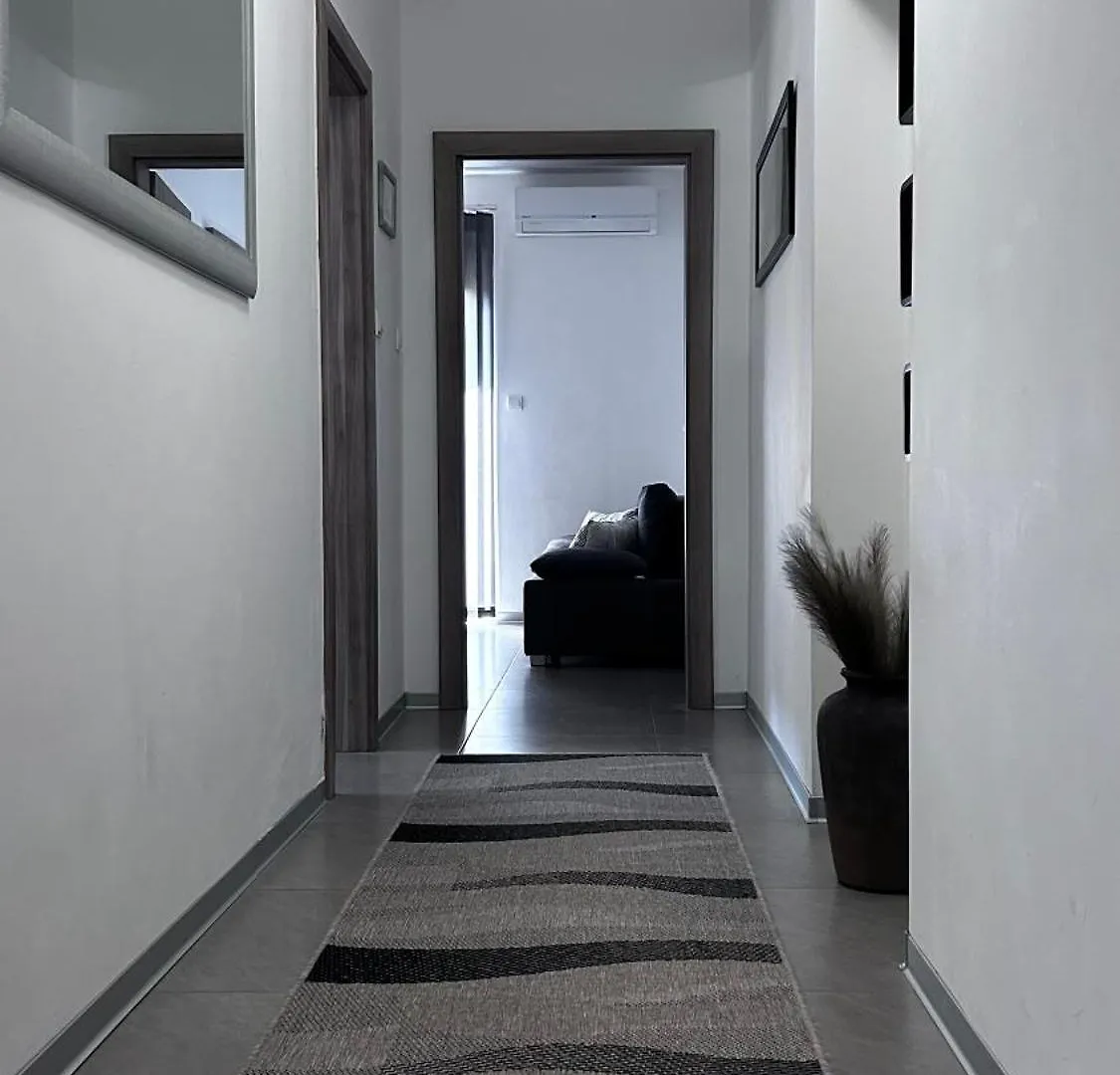 Ivni Apartmani Novigrad Istria