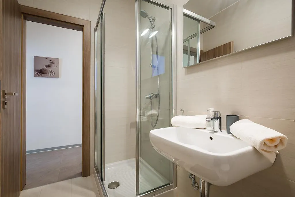 Ivni Apartmani Novigrad Istria