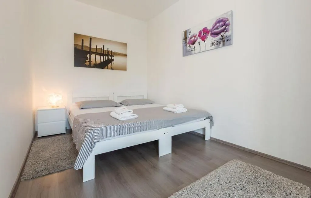 Apartamento Ivni Apartmani Novigrad Istria Croácia